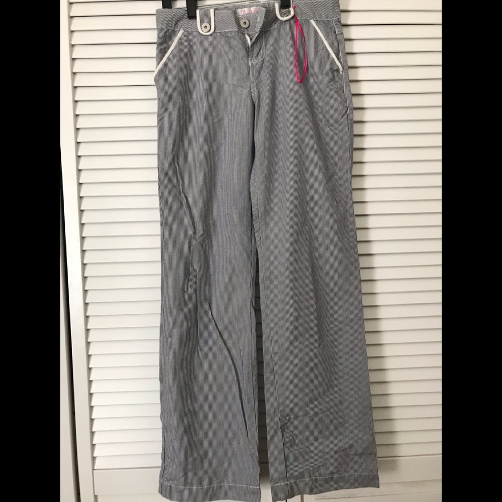Duck Head Jeans Co.| Wide-Leg Crop Pants in Stripe.